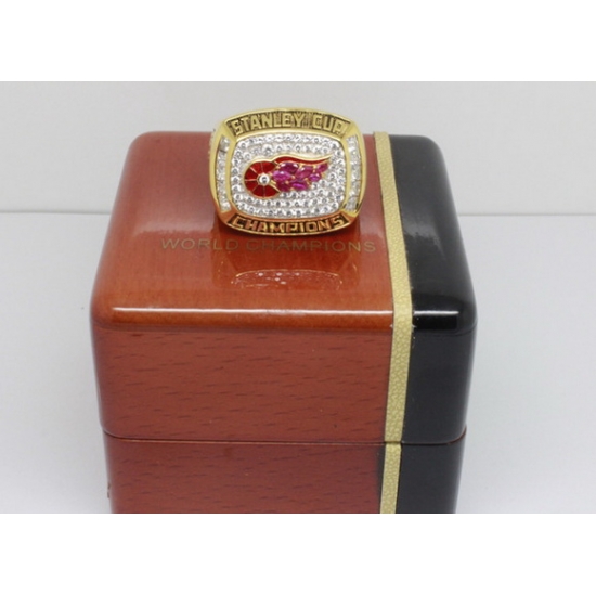 1998 NHL Championship Rings Detroit Red Wings Stanley Cup Ring 1998 NHL Championship Rings Detroit Red Wings Stanley Cup Ring