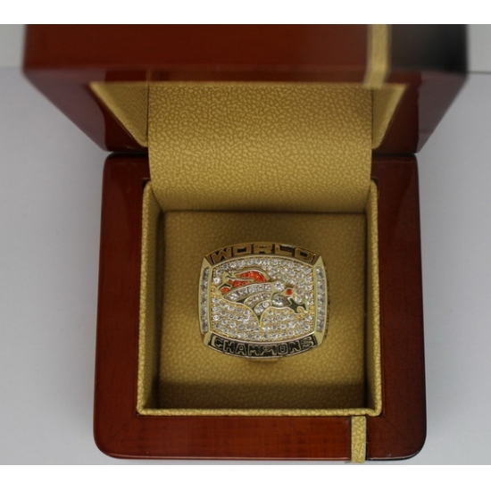1997 NFL Super Bowl XXXII Denver Broncos Championship Ring 1997 NFL Super Bowl XXXII Denver Broncos Championship Ring