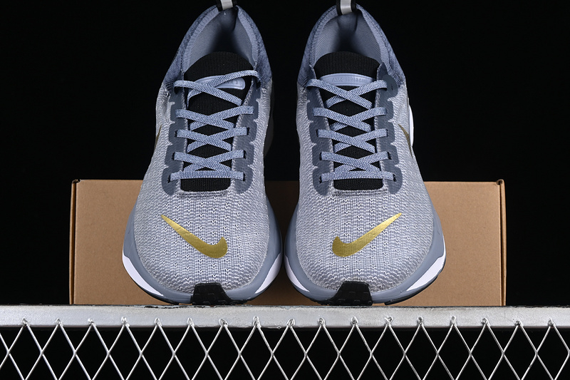 ZOOM X INVINCIBLE RUN FK 3 WHITE BLUE GREY GOLD