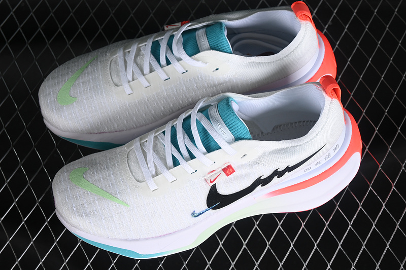 ZOOMX INVINCIBLE RUN3 YEAR OF THE DRAGON WHITE DUSTY CACTUS BRIGHT CRIMSON BLACK